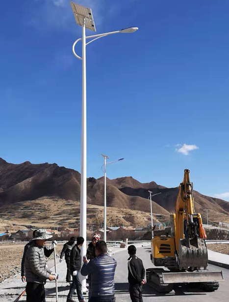 甘南碌曲10米拉孜太阳能路灯项目