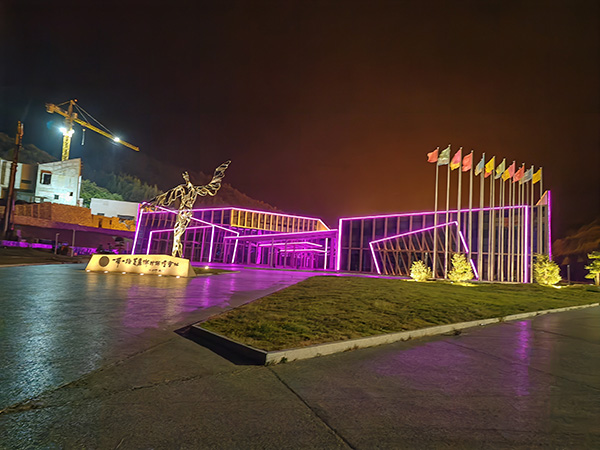 城市亮化是现代城市建设的重要组成部分，它不仅可以美化城市的夜景，还能提升城市的整体形象。随着科技的不断进步，城市亮化也得到了更多的关注和创新。本文将介绍一些关于城市亮化的创意和技术，帮助读者了解拉孜城市亮化的重要性以及如何进行拉孜城市亮化的规划和实施。